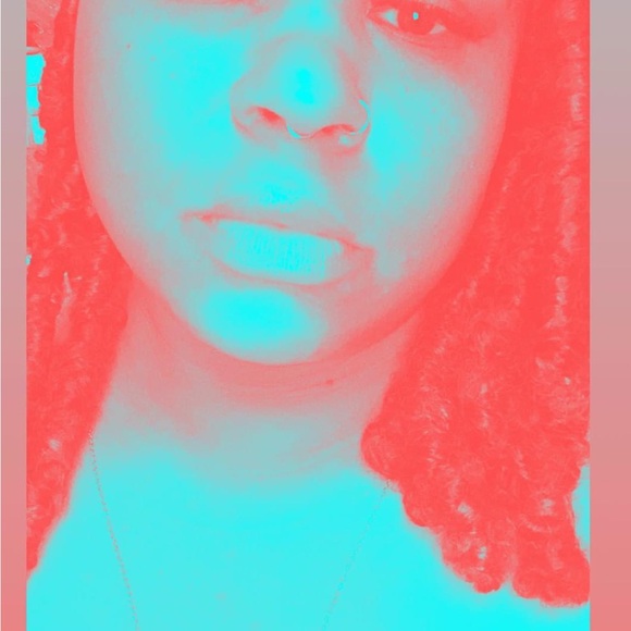 Meet your Posher, Tana C! ♥️ - Picture 4 of 4